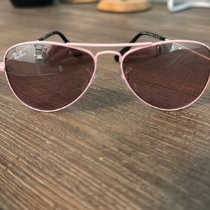 Girls pink RayBans Aviators